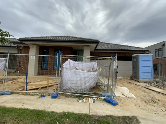 10 Plimsoll Street, Mickleham, Vic 3064