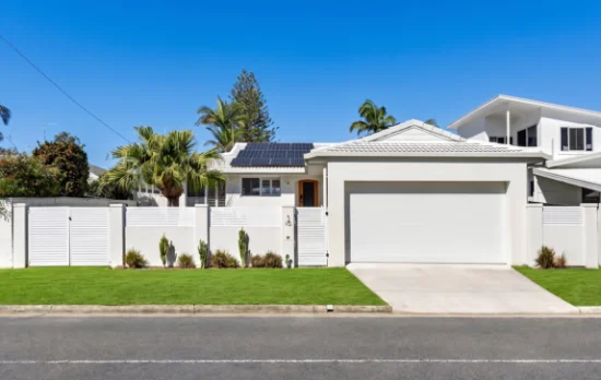 10 Poinciana Boulevard, Broadbeach Waters, Qld 4218