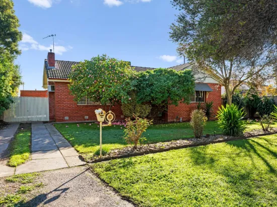 10 Ride Avenue, Benalla VIC 3672-Image