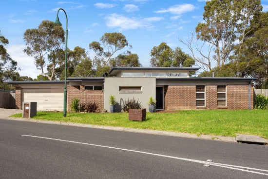 10 Riviera Drive, Pakenham VIC 3810-Image