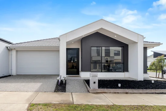 10 Sackville Way, Mickleham VIC 3064-Image