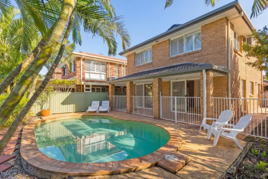 10 Sage Court, Runaway Bay, Qld 4216