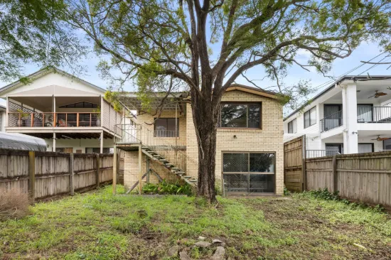 10 Salisbury Street, Coorparoo, Qld 4151