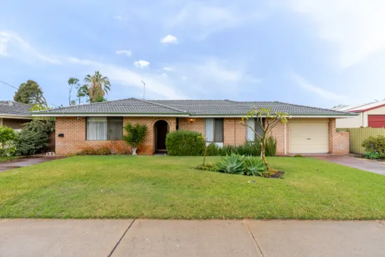 10 SEABROOKE AVENUE, Rockingham, WA 6168
