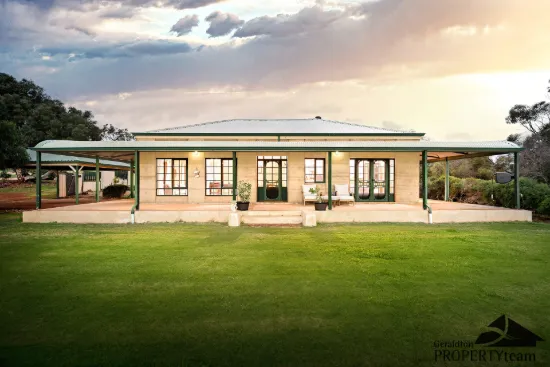 10 Sexton Drive, Moresby, WA 6530