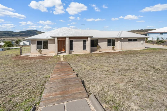 10 Southern Cross Drive, Kingsthorpe, Qld 4400