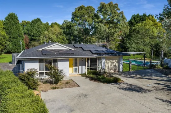10 St Martins Grove, Bowral, NSW 2576