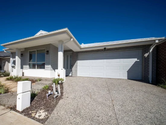 10 Swilk Crescent, Mickleham VIC 3064-Image
