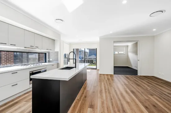 10 Thoroughbred Way, Box Hill, NSW 2765