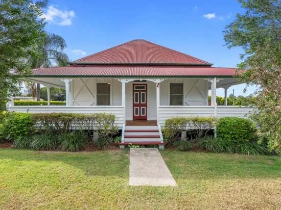 10 Videroni Street, Booval, Qld 4304