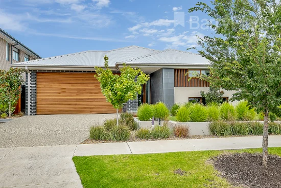 10 Whiteleaf Drive, Mickleham, Vic 3064