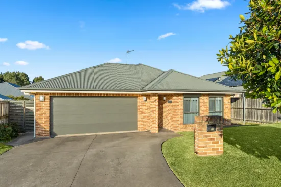 10 Wingello Crescent, Tullimbar, NSW 2527
