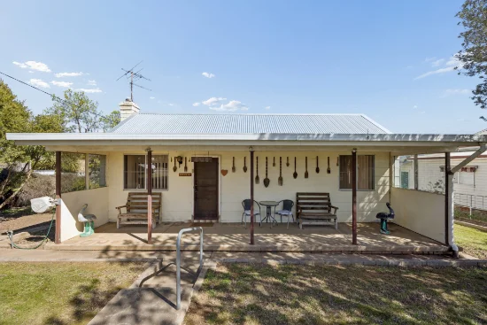 100 Clarke Street, Harden, NSW 2587