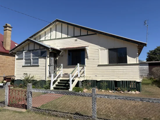 100 Fitzroy Street, Warwick, Qld 4370