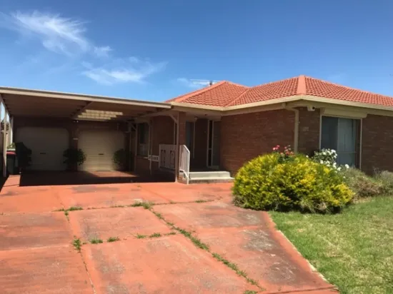 100 Malmsbury Drive, Meadow Heights, Vic 3048