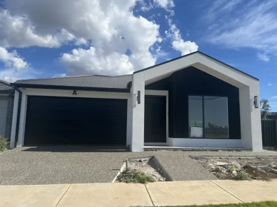 100 Mckinley Drive, Truganina, Vic 3029