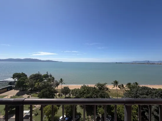 1006/75 The Strand, North Ward, Qld 4810