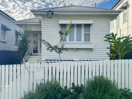 101 Milsom St, Coorparoo, Qld 4151 - For Rent