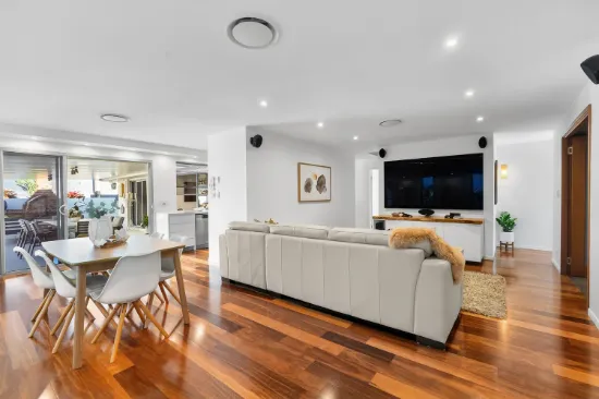 101 Parasol Street, Ashmore, Qld 4214