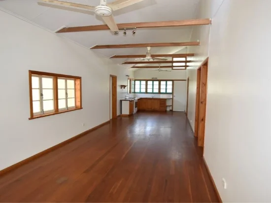 102 Marshall Street, Machans Beach, Qld 4878