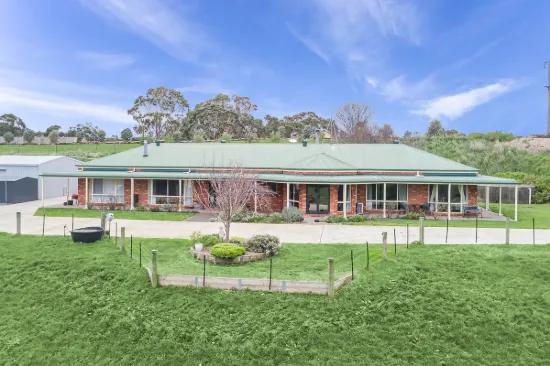 102 Merri View Road, Woodford, Vic 3281