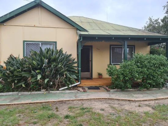 104 Avon Street, Katanning, WA 6317