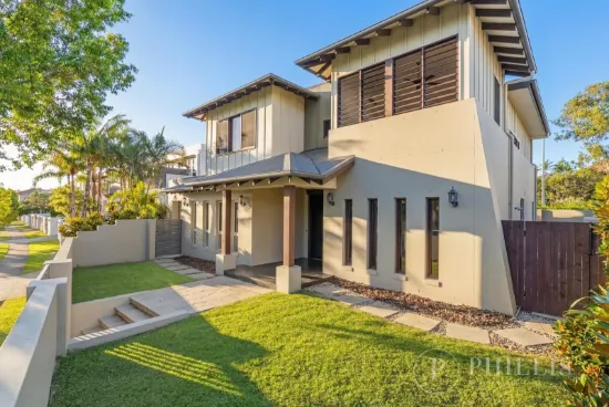 104 Compass Drive, Biggera Waters, Qld 4216
