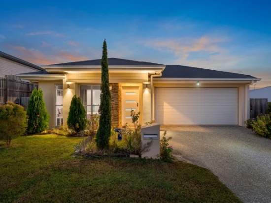 104 LUNAR CIRCUIT, Spring Mountain, Qld 4300