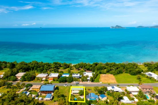 105 Gloucester Avenue, Hideaway Bay, Qld 4800