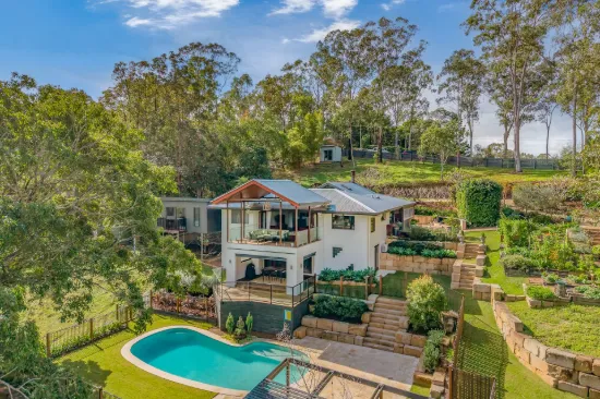 106 Boscombe Road, Brookfield, Qld 4069