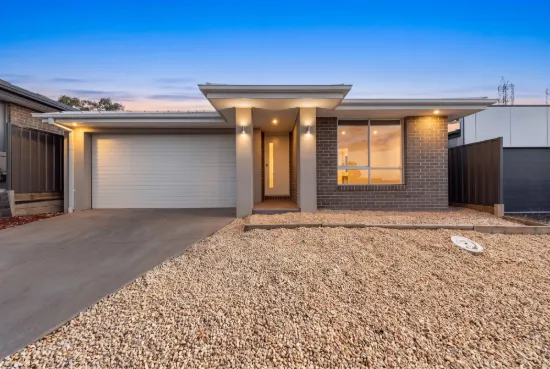 106 Sundance Promenade, Pakenham, Vic 3810
