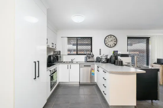 108 Bradman Way, Urangan, Qld 4655-Image