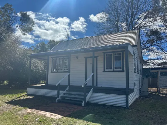 10A Samuelson Crescent, Armidale, NSW 2350