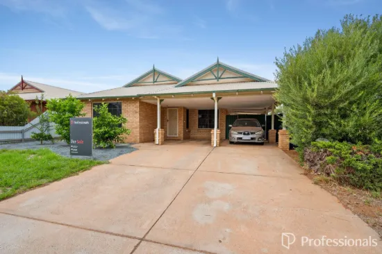 10B Riverina Way, Hannans, WA 6430
