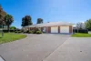 11-13 Evelyn Drive, Sale, Vic 3850