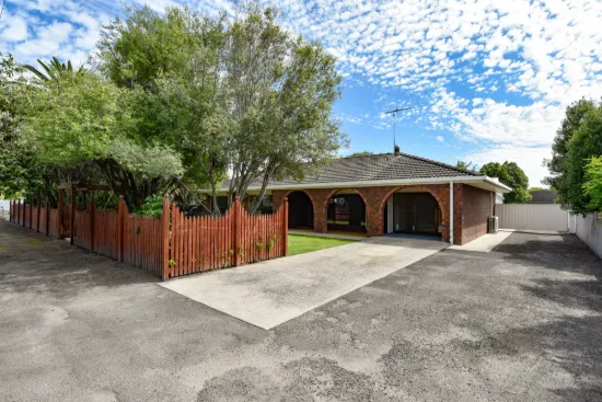 11 Adelaide Road, Millicent, SA 5280