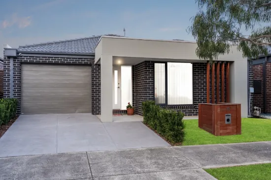 11 Albany Way, Charlemont, Vic 3217