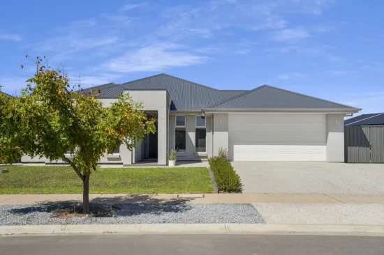 11 Apple Tree Lane, Two Wells, SA 5501