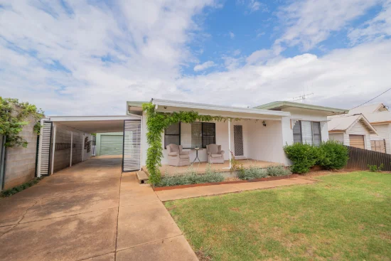 11 Armstrong Street, Parkes NSW 2870-Image