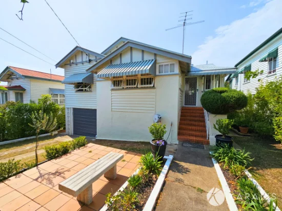 11 Arnold Street, Holland Park, Qld 4121