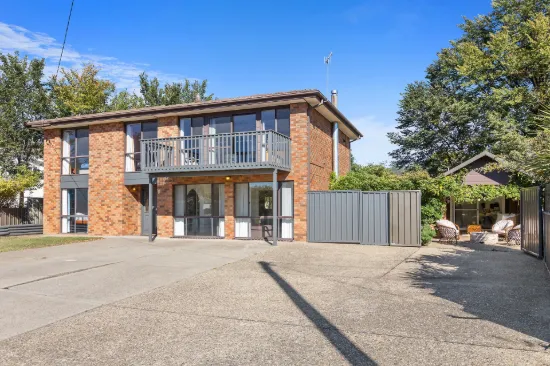11 Arthur Avenue, Cooma, NSW 2630