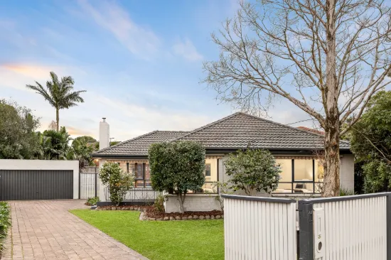 11 Azalea Court, Cheltenham, Vic 3192