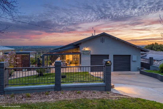 11 Bellevue Parade, Kooringal, NSW 2650