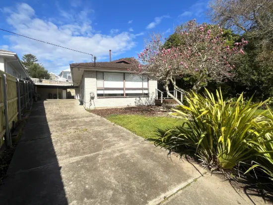 11 Bent Street, Bairnsdale, Vic 3875