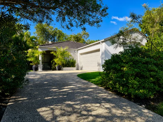 11 Blackwattle Circuit, Arundel, Qld 4214