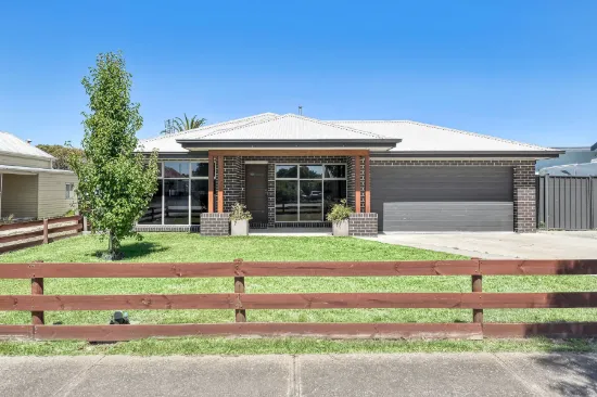 11 Blake Street, Ararat, Vic 3377