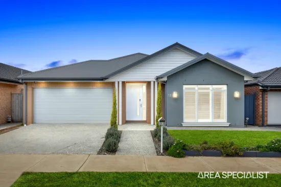 11 Bloomfield Road, Thornhill Park, Vic 3335