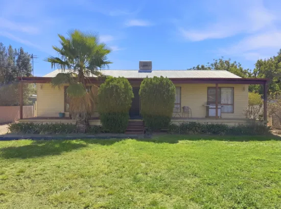 11 Bohenia Crescent, Moree, NSW 2400