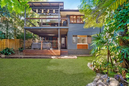 11 Burnham Road, Bardon, Qld 4065