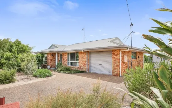 11 Burns Street, Burnett Heads, Qld 4670
